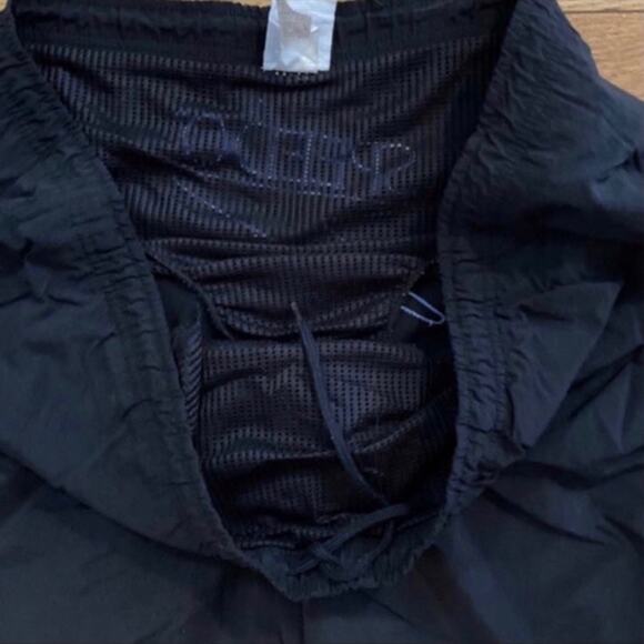 Mens Size XXL Vintage Speedo Swim Trunks 2x Black with blue letters  100% nylon - Picture 6 of 6